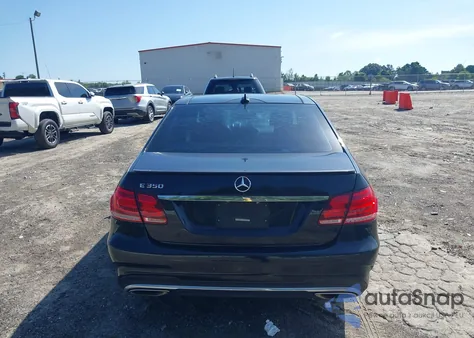 2016 Mercedes-Benz E 350 z USA, uszkodzony, nr VIN WDDHF5KB1GB214111